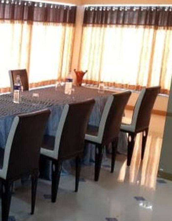 Manohar Mahal Hotel Jālgaon Kültér fotó